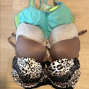 Victoria’s Secret Women's Intimates Set - 4 Bras 32DD 34D 34C variety of styles